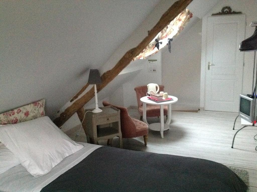 Le Saint Aubin- Maison D Hotes Dans Ce Monastere Du 16 Siecle Amfreville-la-Campagne Room photo